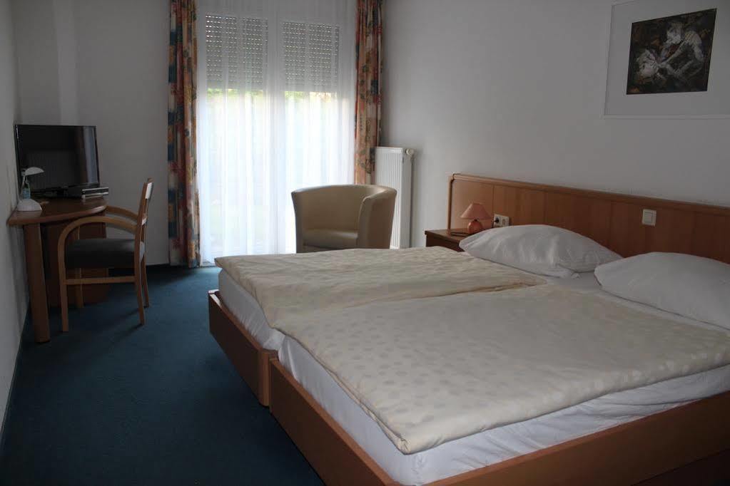 Hotel Zum Goldenen Wagen Maulburg Екстер'єр фото